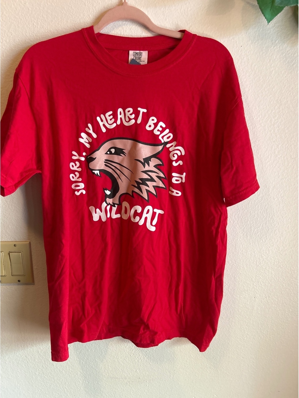 Comfort Colors Red Graphic T-Shirt with Wildcat Print, Size Large